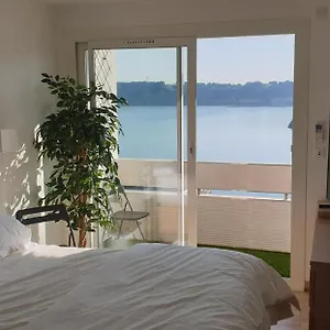 T3 65 M² Avec Vue Superbe Sur Etang De L'olivier Et Le Jet D'eau , Istres France