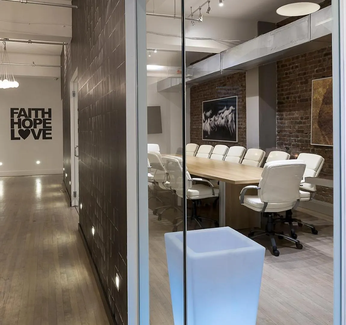 The Holland Hotel By Simplissimmo Montreal 0*,  Canada